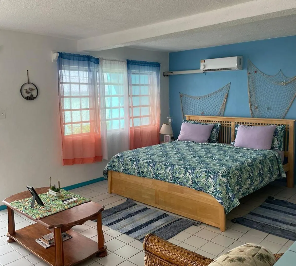 Orrie'S Beach Bar And Hotel Crab Hill